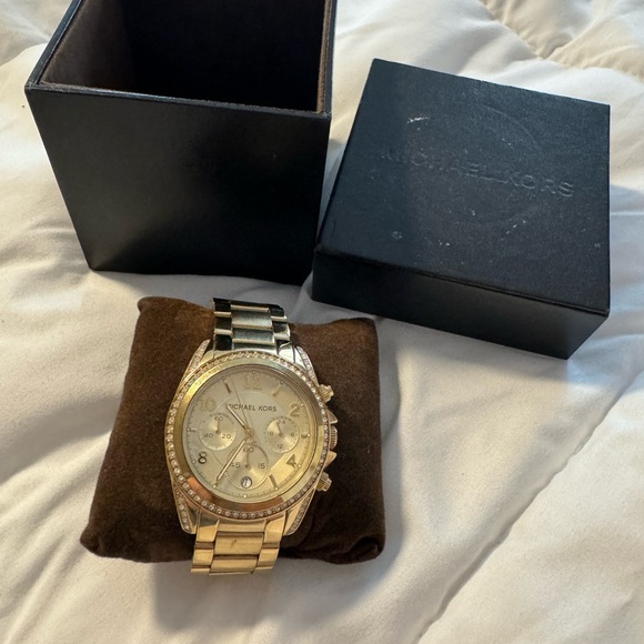 Michael Kors Golden Runway Women’s Watch - Picture 5 of 11